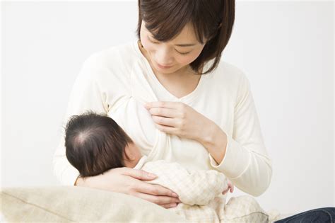 授乳後 貧乳|貧乳は母乳が出にくい？母乳で育てるメリットやケア。